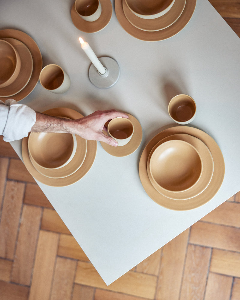 Handgemachte Keramik - Untertasse Karamell